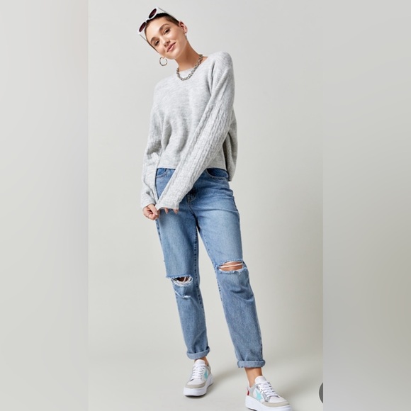 🍁New🍁 Francesca’s Lucille Gray Cable Sweater - Picture 2 of 5